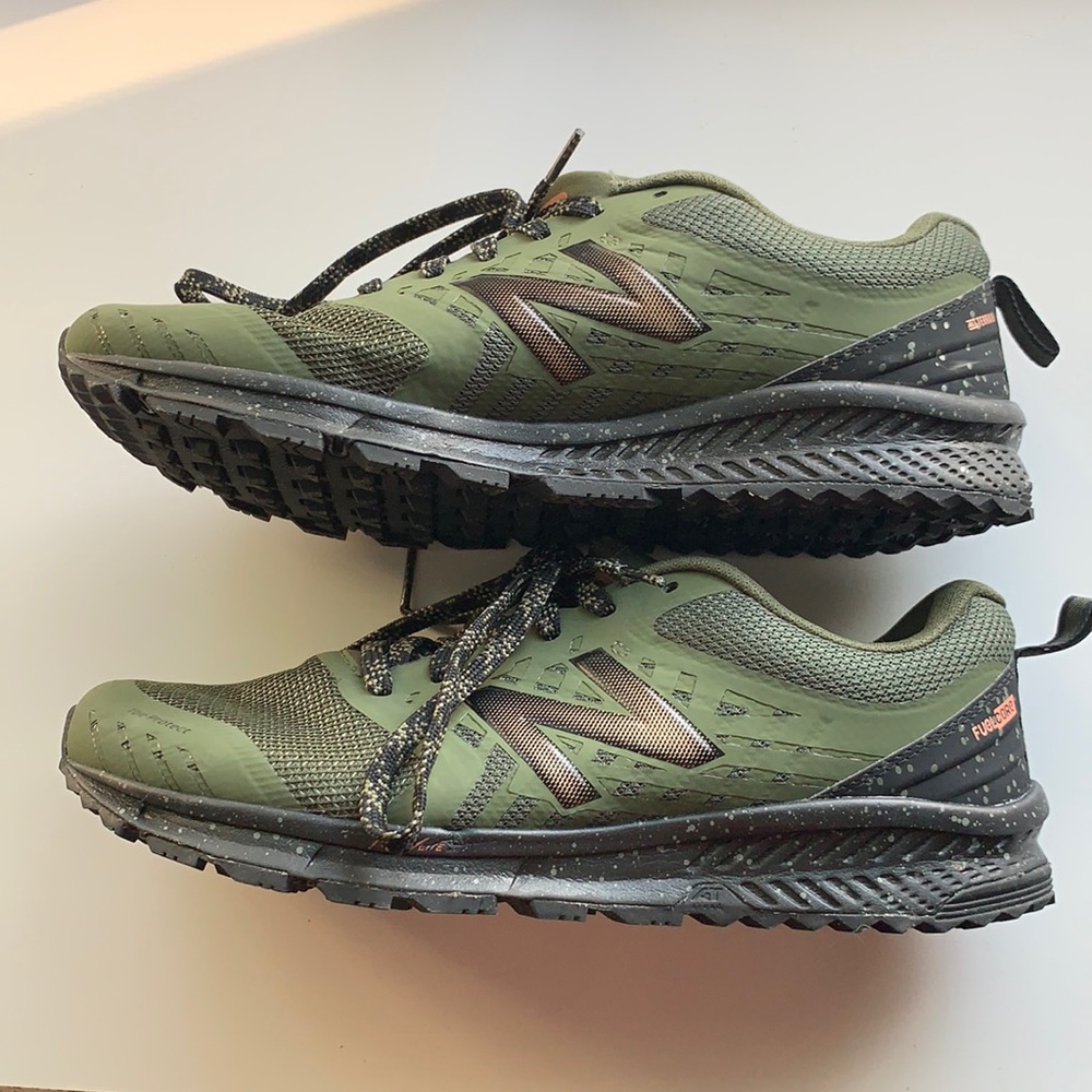New balance sneakers men’s *worn once*